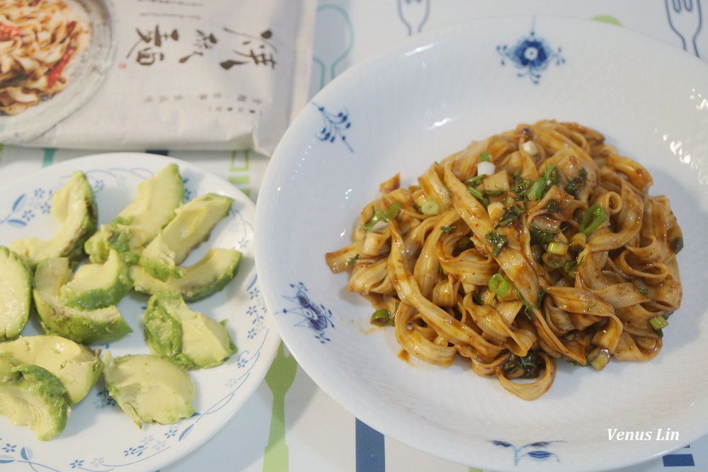 賈以食日,麻花麵,燒椒麵,賈靜雯乾麵,明星乾拌麵