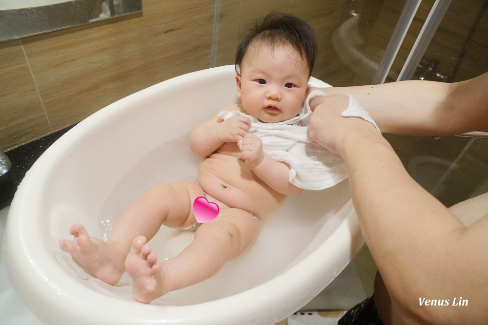 韓國Sobble棉花糖澡盆,從新生兒用到3歲,防滑可調式吸盤球及溫度顯示器